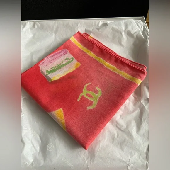 CHANEL - Picture 3 of 10